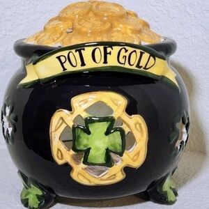 Blue Sky Clayworks St. Patrick’s Day Pot Of Gold 6.5” Tea Light Candle House NEW